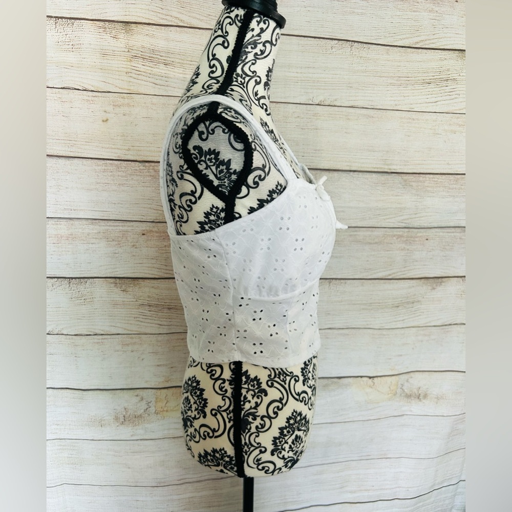 Rue21 Women’s White Eyelet Cropped Sweetheart Neck Tie Tank Top Size XL NWT - Picture 4 of 11